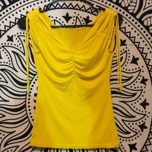 Pretty yellow top